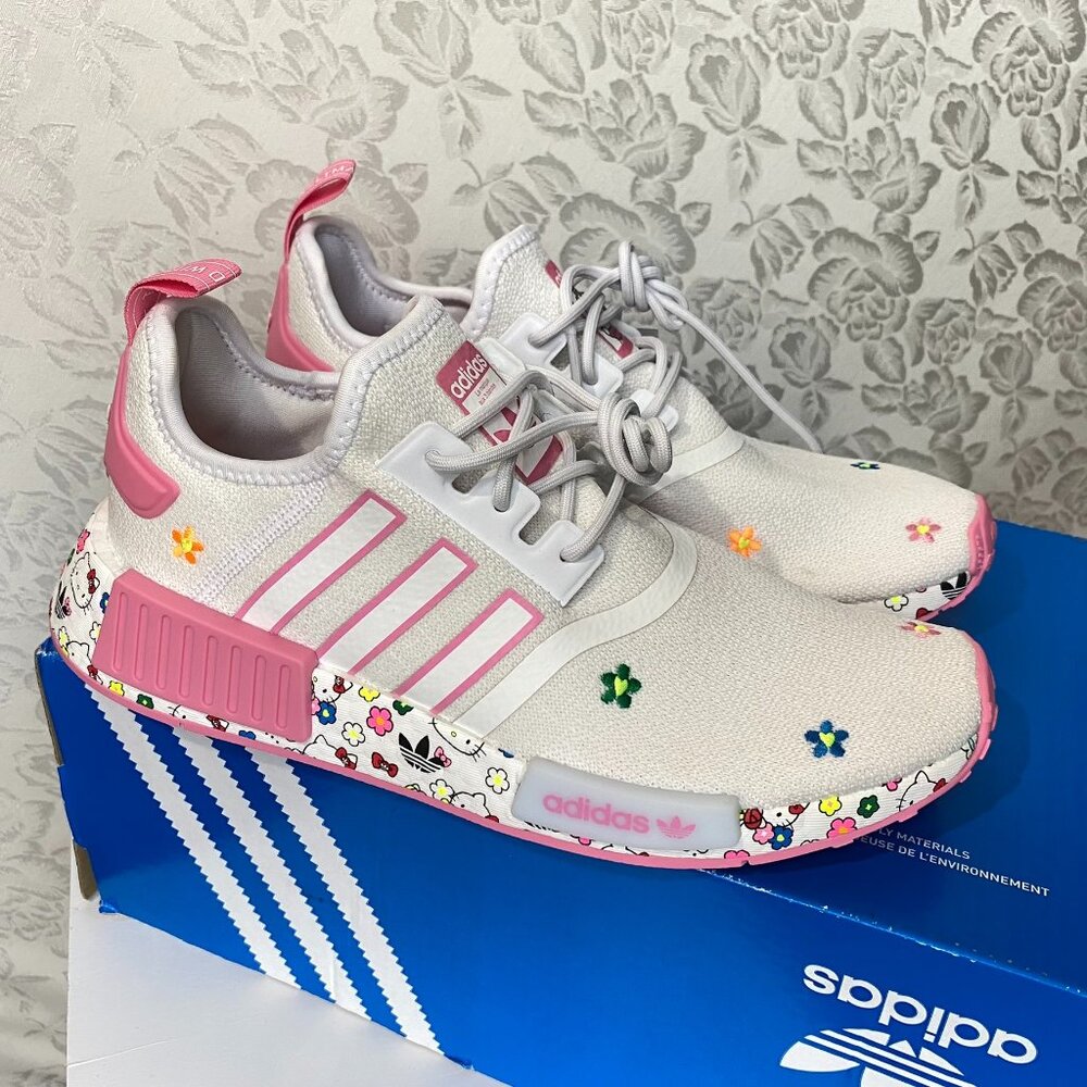 Size 6.5 Hello Kitty Adidas Originals NMD R1 White Pink IE8289